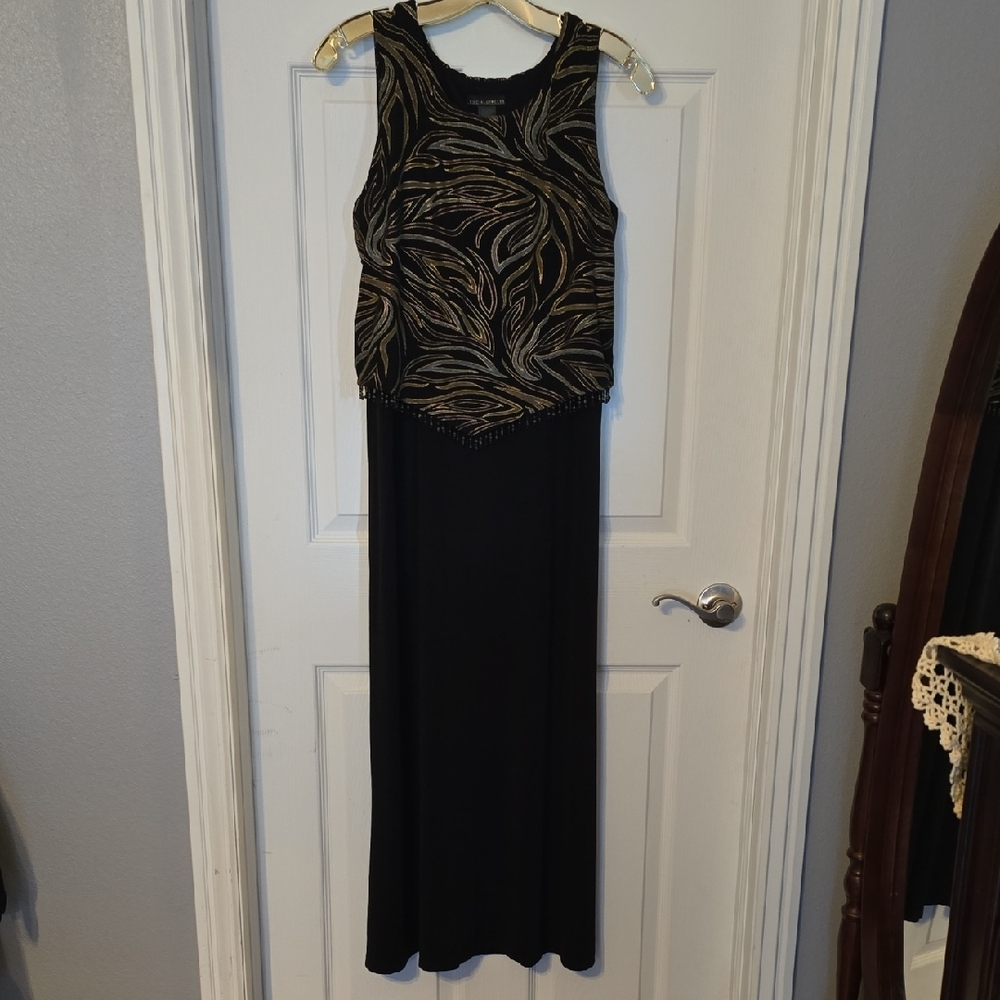 Chic Black and Gold Maxi Dress